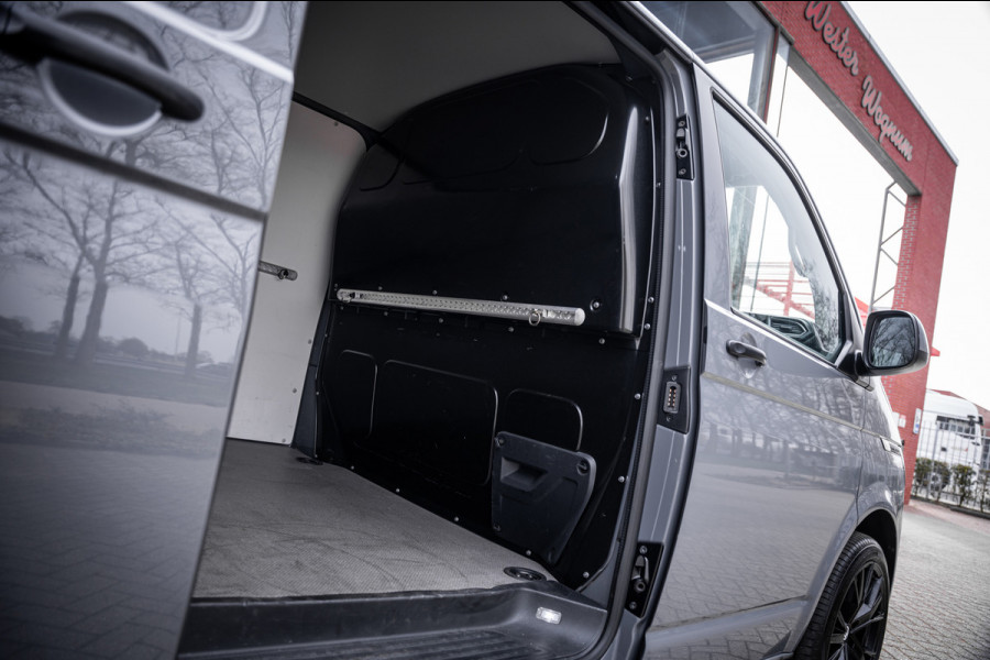 Volkswagen Transporter 2.0 TDI 150pk | L2 | Automaat | Stoelverwarming | Navigatie | Adaptieve cruise control |Carplay |