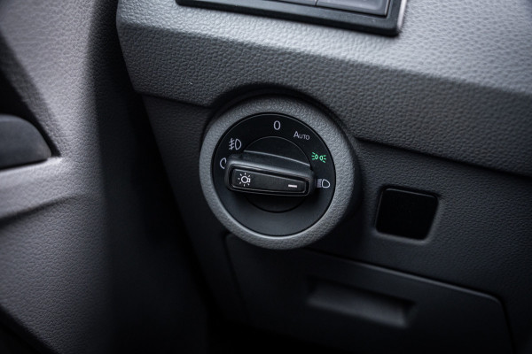 Volkswagen Transporter 2.0 TDI 150pk | L2 | Automaat | Stoelverwarming | Navigatie | Adaptieve cruise control |Carplay |