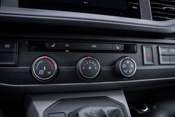 Volkswagen Transporter 2.0 TDI 150pk | L2 | Automaat | Stoelverwarming | Navigatie | Adaptieve cruise control |Carplay |