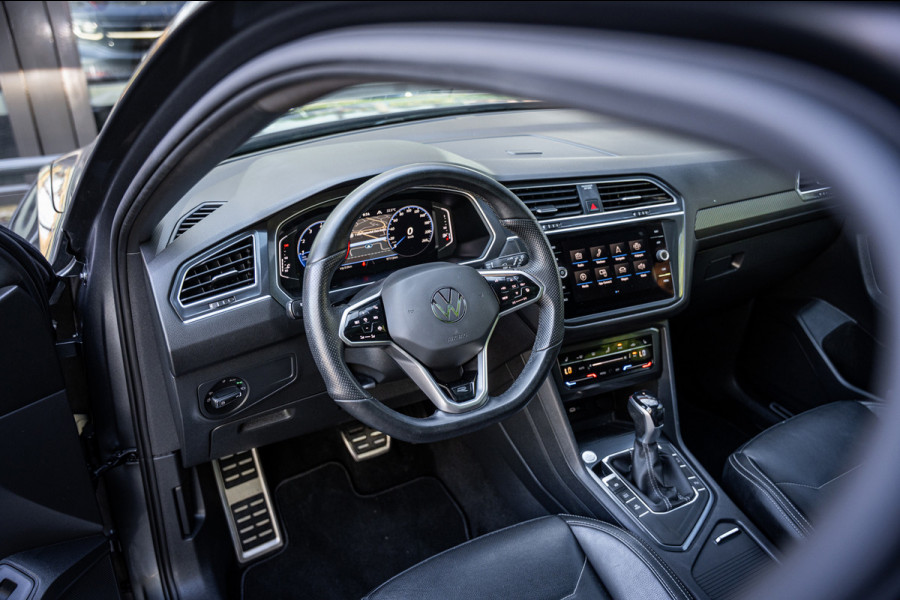 Volkswagen Tiguan Allspace 1.5 TSI R-Line Business+ | 7 persoons | Panoramadak | Leder | Trekhaak | Carplay | Stoel en stuurverw.|