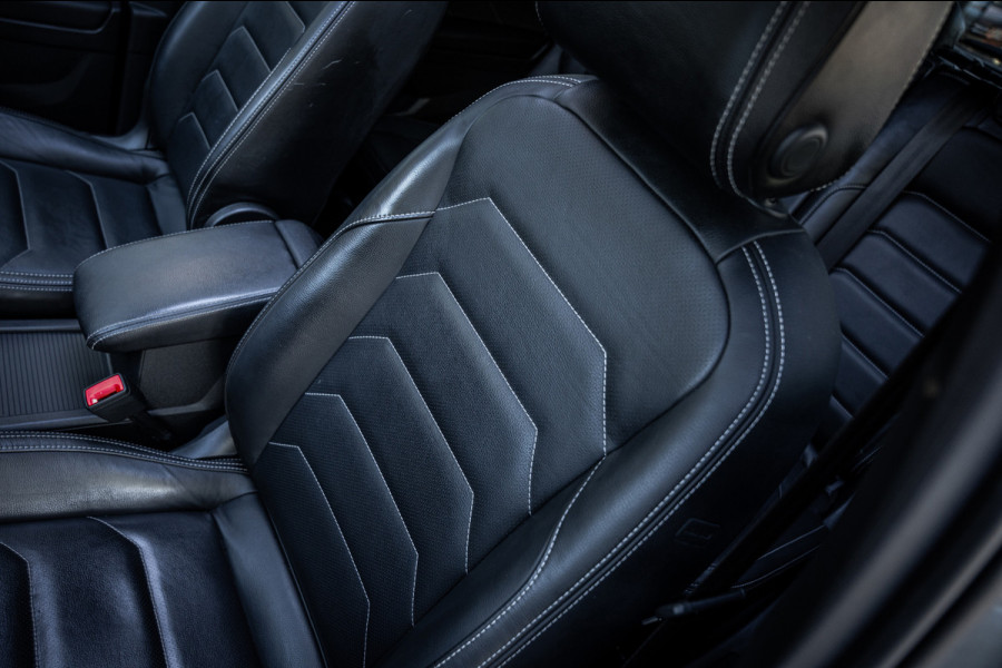Volkswagen Tiguan Allspace 1.5 TSI R-Line Business+ | 7 persoons | Panoramadak | Leder | Trekhaak | Carplay | Stoel en stuurverw.|