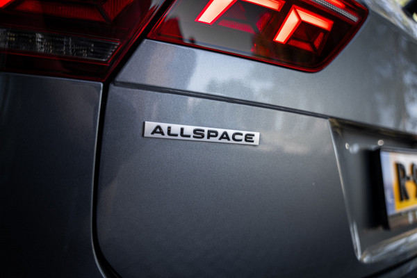 Volkswagen Tiguan Allspace 1.5 TSI R-Line Business+ | 7 persoons | Panoramadak | Leder | Trekhaak | Carplay | Stoel en stuurverw.|