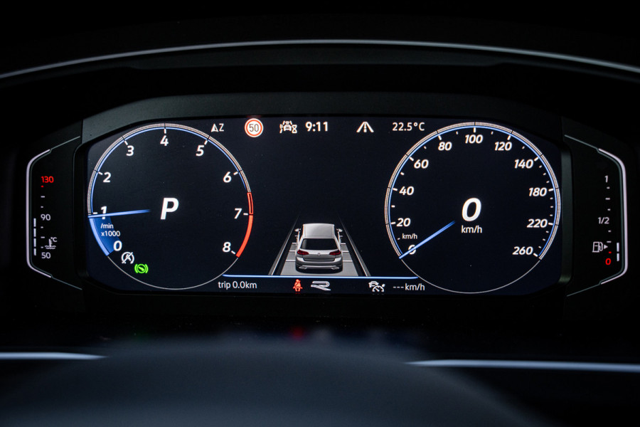 Volkswagen Tiguan Allspace 1.5 TSI R-Line Business+ | 7 persoons | Panoramadak | Leder | Trekhaak | Carplay | Stoel en stuurverw.|