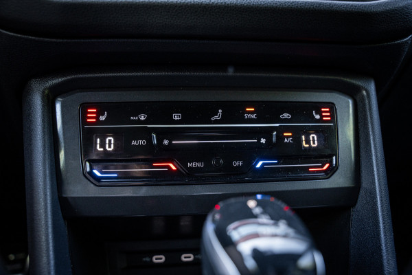 Volkswagen Tiguan Allspace 1.5 TSI R-Line Business+ | 7 persoons | Panoramadak | Leder | Trekhaak | Carplay | Stoel en stuurverw.|