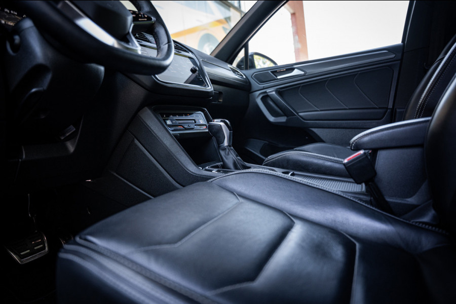 Volkswagen Tiguan Allspace 1.5 TSI R-Line Business+ | 7 persoons | Panoramadak | Leder | Trekhaak | Carplay | Stoel en stuurverw.|