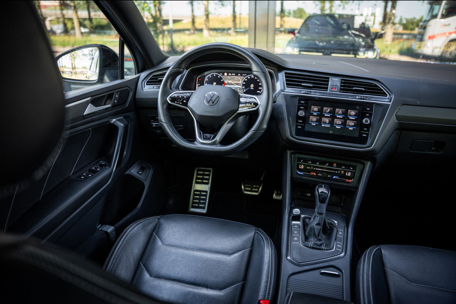 Volkswagen Tiguan Allspace 1.5 TSI R-Line Business+ | 7 persoons | Panoramadak | Leder | Trekhaak | Carplay | Stoel en stuurverw.|
