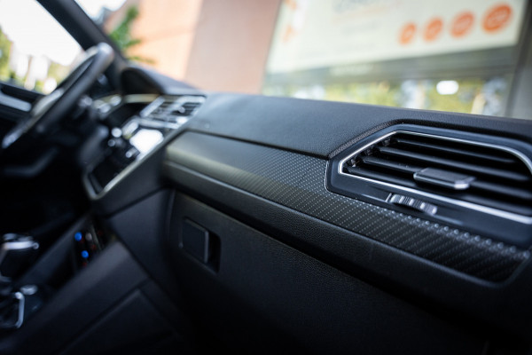 Volkswagen Tiguan Allspace 1.5 TSI R-Line Business+ | 7 persoons | Panoramadak | Leder | Trekhaak | Carplay | Stoel en stuurverw.|