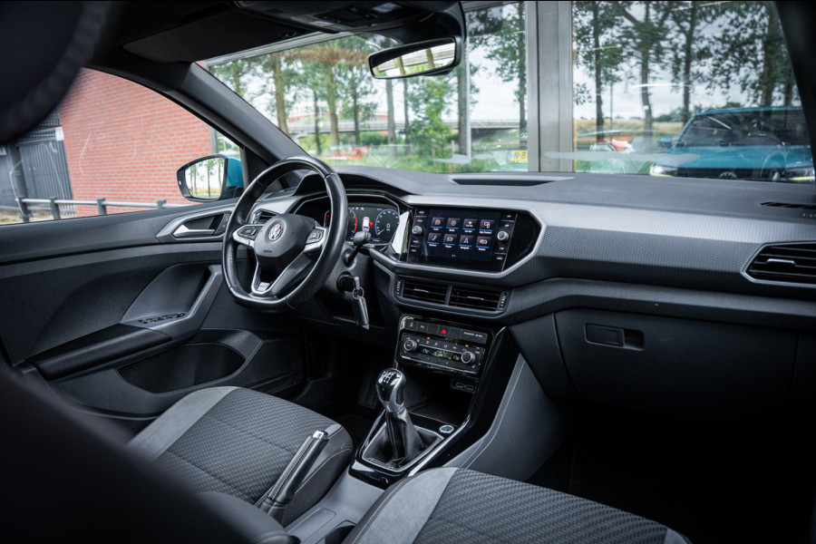 Volkswagen T-Cross 1.0 TSI 116pk R-line | LED | Carplay | Camera | Virtual cockpit | Navigatie | Adaptieve cruise |