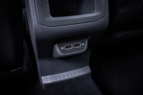 Volkswagen T-Cross 1.0 TSI 116pk R-line | LED | Carplay | Camera | Virtual cockpit | Navigatie | Adaptieve cruise |