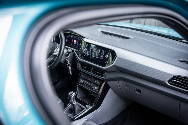 Volkswagen T-Cross 1.0 TSI 116pk R-line | LED | Carplay | Camera | Virtual cockpit | Navigatie | Adaptieve cruise |