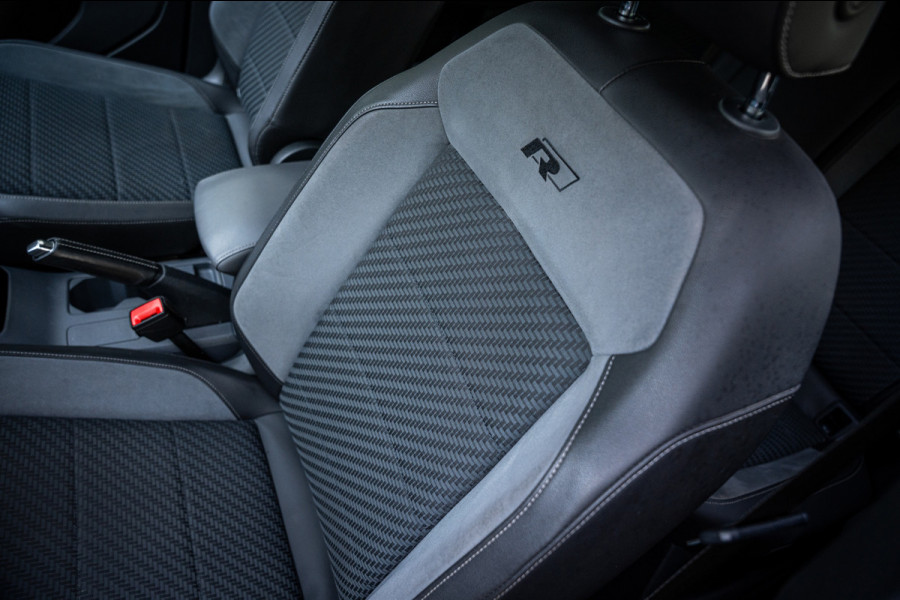 Volkswagen T-Cross 1.0 TSI 116pk R-line | LED | Carplay | Camera | Virtual cockpit | Navigatie | Adaptieve cruise |