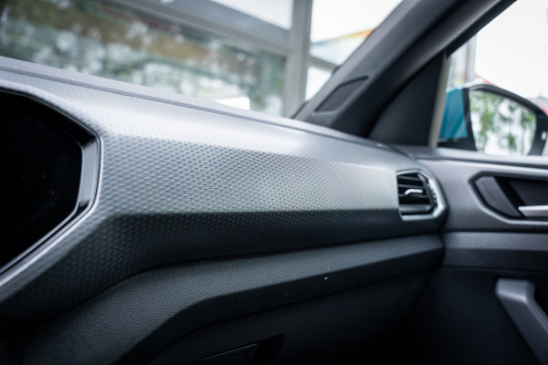 Volkswagen T-Cross 1.0 TSI 116pk R-line | LED | Carplay | Camera | Virtual cockpit | Navigatie | Adaptieve cruise |