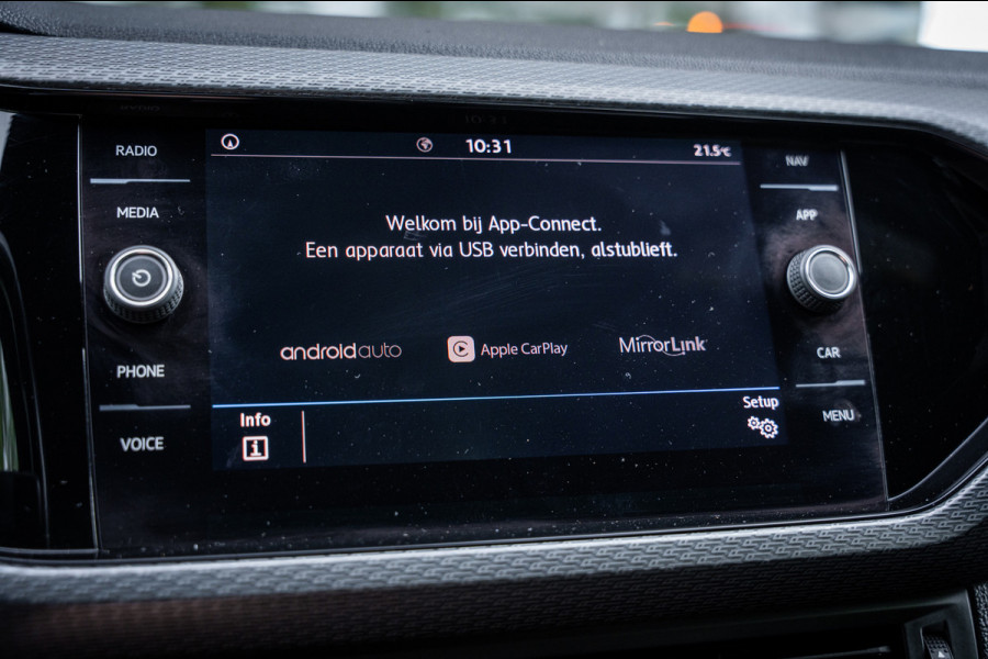 Volkswagen T-Cross 1.0 TSI 116pk R-line | LED | Carplay | Camera | Virtual cockpit | Navigatie | Adaptieve cruise |