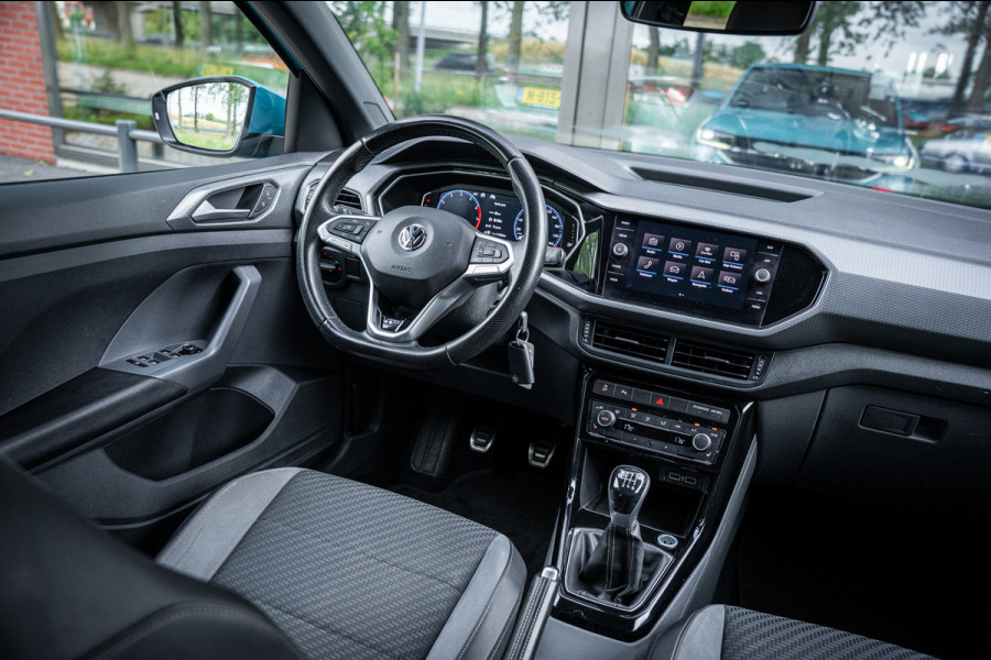 Volkswagen T-Cross 1.0 TSI 116pk R-line | LED | Carplay | Camera | Virtual cockpit | Navigatie | Adaptieve cruise |
