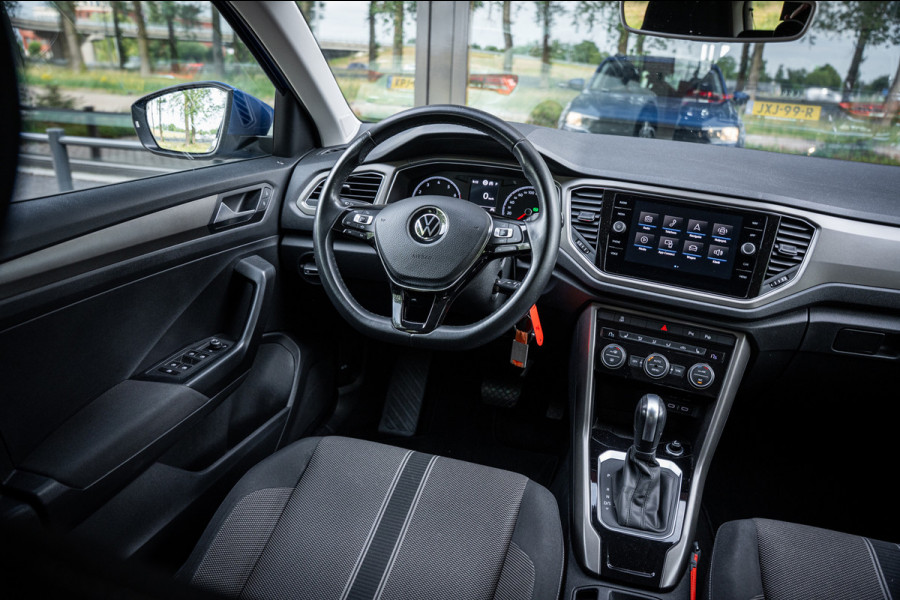 Volkswagen T-Roc 1.5 TSI Sport Autom. | Navi | PDC | Cruise controle | Trekhaak