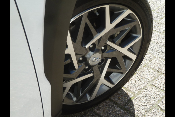 Hyundai Kona 1.6 GDI HEV Fashion|Navi|Keyless-Entry/Go|Two-Tone|Adaptive-Cruise|Stoel/Stuurverwarming|Dodehoekdetectie
