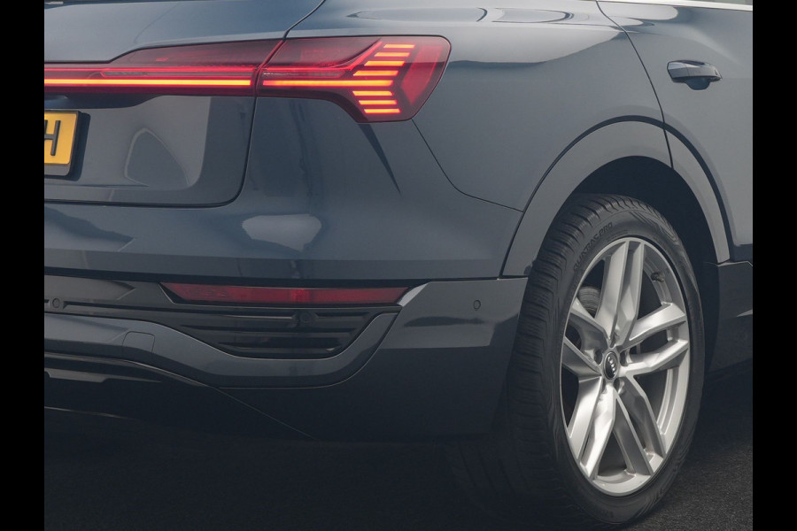 Audi Q8 e-tron 55 quattro Advanced Edition 115 kWh 408pk Dealer O.H | Panodak | Head Up | 360 Camera | Bang & Olufsen | Lederen Sportstoelen Massage & Memory | Stoelventilatie & Verwarming | Cruise Control | Keyless | Virtual | Navigatie | DAB | 21" L.M |