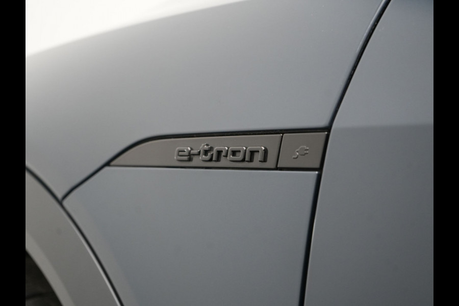 Audi Q8 e-tron 55 quattro Advanced Edition 115 kWh 408pk Dealer O.H | Panodak | Head Up | 360 Camera | Bang & Olufsen | Lederen Sportstoelen Massage & Memory | Stoelventilatie & Verwarming | Cruise Control | Keyless | Virtual | Navigatie | DAB | 21" L.M |