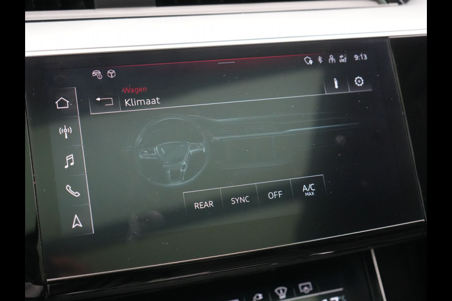 Audi Q8 e-tron 55 quattro Advanced Edition 115 kWh 408pk Dealer O.H | Panodak | Head Up | 360 Camera | Bang & Olufsen | Lederen Sportstoelen Massage & Memory | Stoelventilatie & Verwarming | Cruise Control | Keyless | Virtual | Navigatie | DAB | 21" L.M |