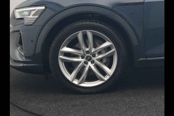 Audi Q8 e-tron 55 quattro Advanced Edition 115 kWh 408pk Dealer O.H | Panodak | Head Up | 360 Camera | Bang & Olufsen | Lederen Sportstoelen Massage & Memory | Stoelventilatie & Verwarming | Cruise Control | Keyless | Virtual | Navigatie | DAB | 21" L.M |