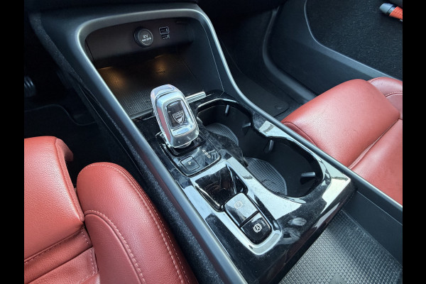 Volvo XC40 1.5 T5 262pk Recharge Inscription PHEV Leer Stoel/Stuurverw Carplay Crystal Orrefors Dealer-Onderhouden!