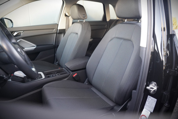 Audi Q3 45 TFSI e Advanced edition | Stoelverwarming | Adaptive Cruise Control | Navigatie | Keyless | Matrix LED | Apple Carplay | DAB | Climate Control | Parkeersensoren | SOH 93,6%