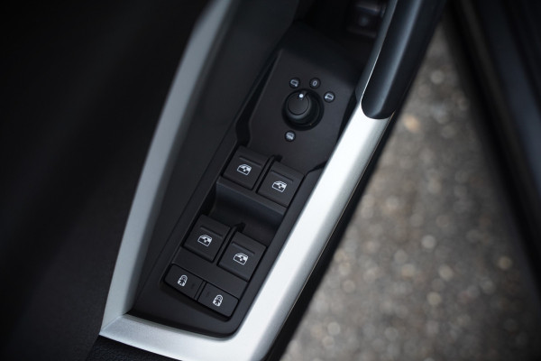 Audi Q3 45 TFSI e Advanced edition | Stoelverwarming | Adaptive Cruise Control | Navigatie | Keyless | Matrix LED | Apple Carplay | DAB | Climate Control | Parkeersensoren | SOH 93,6%