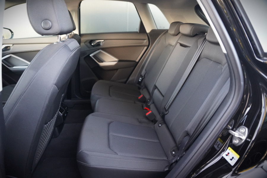 Audi Q3 45 TFSI e Advanced edition | Stoelverwarming | Adaptive Cruise Control | Navigatie | Keyless | Matrix LED | Apple Carplay | DAB | Climate Control | Parkeersensoren | SOH 93,6%