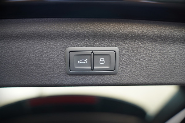 Audi Q3 45 TFSI e Advanced edition | Stoelverwarming | Adaptive Cruise Control | Navigatie | Keyless | Matrix LED | Apple Carplay | DAB | Climate Control | Parkeersensoren | SOH 93,6%