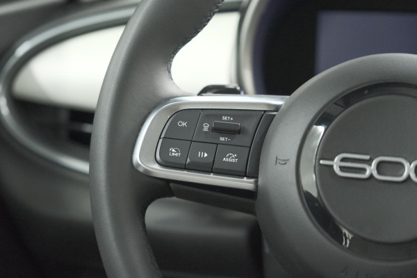 Fiat 600 1.2 Hybrid 110 La Prima | Elektrische Achterklep | Adaptieve Cruise Control | Dodehoekdetectie | Camera