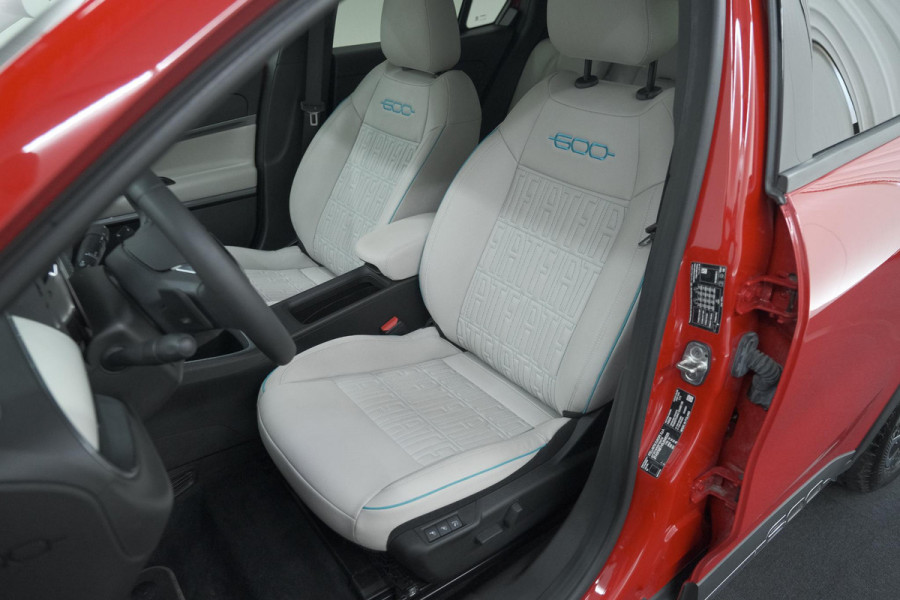 Fiat 600 1.2 Hybrid 110 La Prima | Elektrische Achterklep | Adaptieve Cruise Control | Dodehoekdetectie | Camera