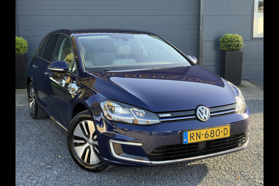 Volkswagen e-Golf e-Golf ✓SOH 88.57%✓Carplay✓Navi✓Leder✓Clima✓Cruise✓Pdc V+A✓LED✓16'' Lm velgen✓N.A.P✓Apk tot 02-2027