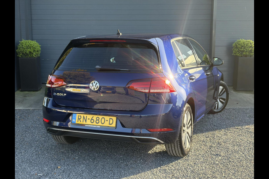 Volkswagen e-Golf e-Golf ✓SOH 88.57%✓Carplay✓Navi✓Leder✓Clima✓Cruise✓Pdc V+A✓LED✓16'' Lm velgen✓N.A.P✓Apk tot 02-2027