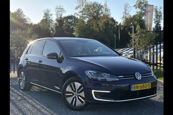 Volkswagen e-Golf e-Golf ✓SOH 88.57%✓Carplay✓Navi✓Leder✓Clima✓Cruise✓Pdc V+A✓LED✓16'' Lm velgen✓N.A.P✓Apk tot 02-2027