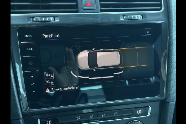 Volkswagen e-Golf e-Golf ✓SOH 88.57%✓Carplay✓Navi✓Leder✓Clima✓Cruise✓Pdc V+A✓LED✓16'' Lm velgen✓N.A.P✓Apk tot 02-2027