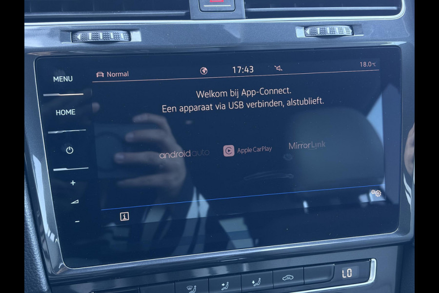 Volkswagen e-Golf e-Golf ✓SOH 88.57%✓Carplay✓Navi✓Leder✓Clima✓Cruise✓Pdc V+A✓LED✓16'' Lm velgen✓N.A.P✓Apk tot 02-2027