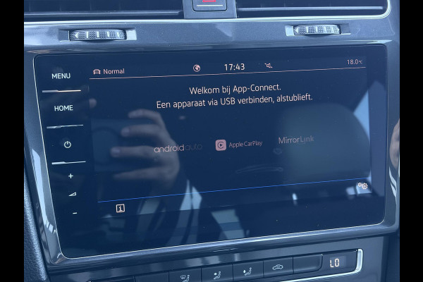 Volkswagen e-Golf e-Golf ✓SOH 88.57%✓Carplay✓Navi✓Leder✓Clima✓Cruise✓Pdc V+A✓LED✓16'' Lm velgen✓N.A.P✓Apk tot 02-2027
