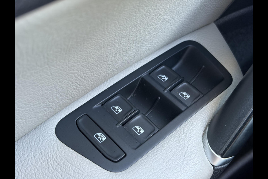 Volkswagen e-Golf e-Golf ✓SOH 88.57%✓Carplay✓Navi✓Leder✓Clima✓Cruise✓Pdc V+A✓LED✓16'' Lm velgen✓N.A.P✓Apk tot 02-2027