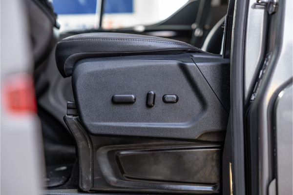 Ford Transit Custom 300 2.0 TDCI 170 PK L2H1 Limited DC | Dubbel cabine | ACC | Elek stoelen | Lederen bekleding | Navigatie | CarPlay | Camera | Trekhaak | Orig. NL auto | Nieuwe APK