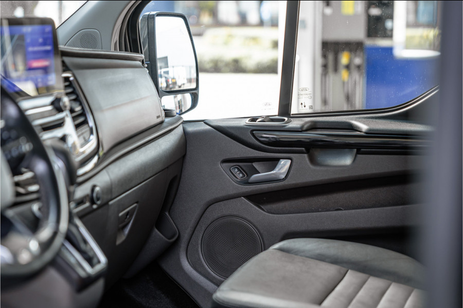 Ford Transit Custom 300 2.0 TDCI 170 PK L2H1 Limited DC | Dubbel cabine | ACC | Elek stoelen | Lederen bekleding | Navigatie | CarPlay | Camera | Trekhaak | Orig. NL auto | Nieuwe APK