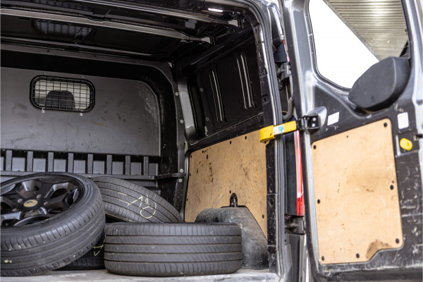 Ford Transit Custom 300 2.0 TDCI 170 PK L2H1 Limited DC | Dubbel cabine | ACC | Elek stoelen | Lederen bekleding | Navigatie | CarPlay | Camera | Trekhaak | Orig. NL auto | Nieuwe APK