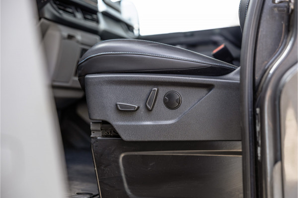 Ford Transit Custom 320 2.0 TDCI 170 PK Sport AWD | ACC | 360 Camera | Trekhaak | Blind Spot | Elek stoelen | CarPlay | Camera | Stoelverwarming | DAB | 3-Zitter | Dealer onderhouden | BPM Vrij