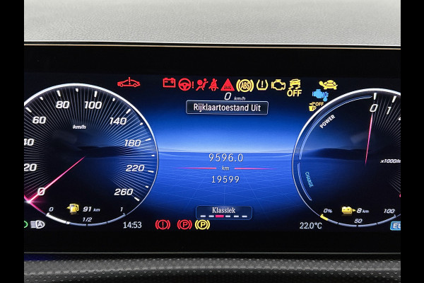 Mercedes-Benz A-Klasse 250 e AMG Plug-In Hybride AMG Line | Night Pakket | 19 Inch AMG Velgen | Parkeerpakket met achteruitrijcamera | Ledkoplampen. Inclusief 24 maanden Mercedes-Benz Certified garantie voor Europa.