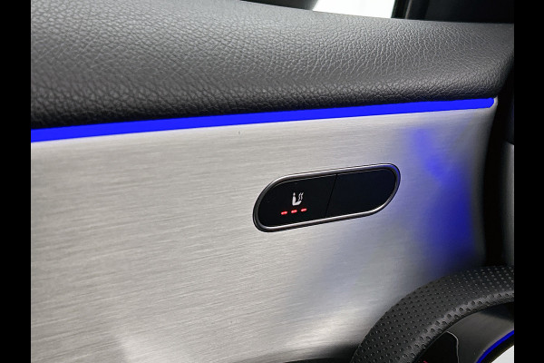 Mercedes-Benz A-Klasse 250 e AMG Plug-In Hybride AMG Line | Night Pakket | 19 Inch AMG Velgen | Parkeerpakket met achteruitrijcamera | Ledkoplampen. Inclusief 24 maanden Mercedes-Benz Certified garantie voor Europa.