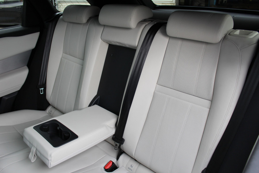 Land Rover Range Rover Velar 2.0 P400e R-Dynamic | SVO Uniek! | Panoramadak | Head-Up | Black Pack | Meridian