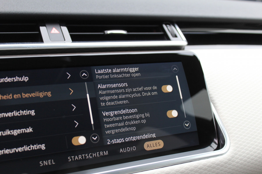 Land Rover Range Rover Velar 2.0 P400e R-Dynamic | SVO Uniek! | Panoramadak | Head-Up | Black Pack | Meridian