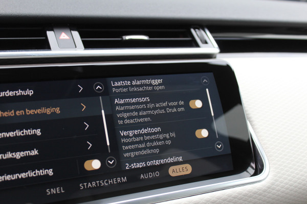 Land Rover Range Rover Velar 2.0 P400e R-Dynamic | SVO Uniek! | Panoramadak | Head-Up | Black Pack | Meridian