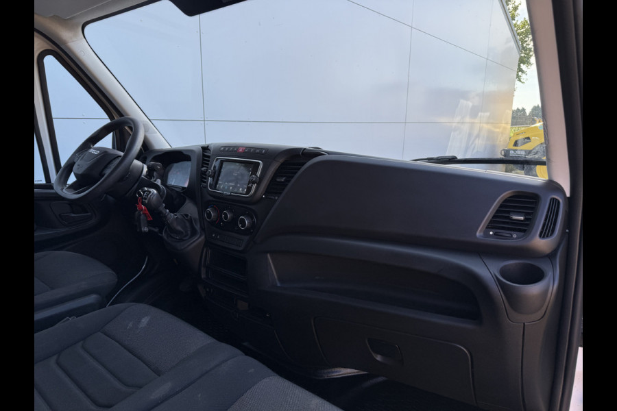 Iveco Daily 35S14 2.3 140PK L2H2 Cruise Control 3.5t Trekgewicht Camera Airco Bluetooth