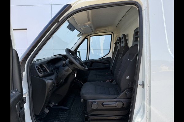 Iveco Daily 35S14 2.3 140PK L2H2 Cruise Control 3.5t Trekgewicht Camera Airco Bluetooth