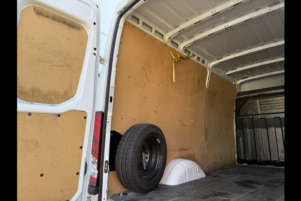 Iveco Daily 35S14 2.3 140PK L2H2 Cruise Control 3.5t Trekgewicht Camera Airco Bluetooth
